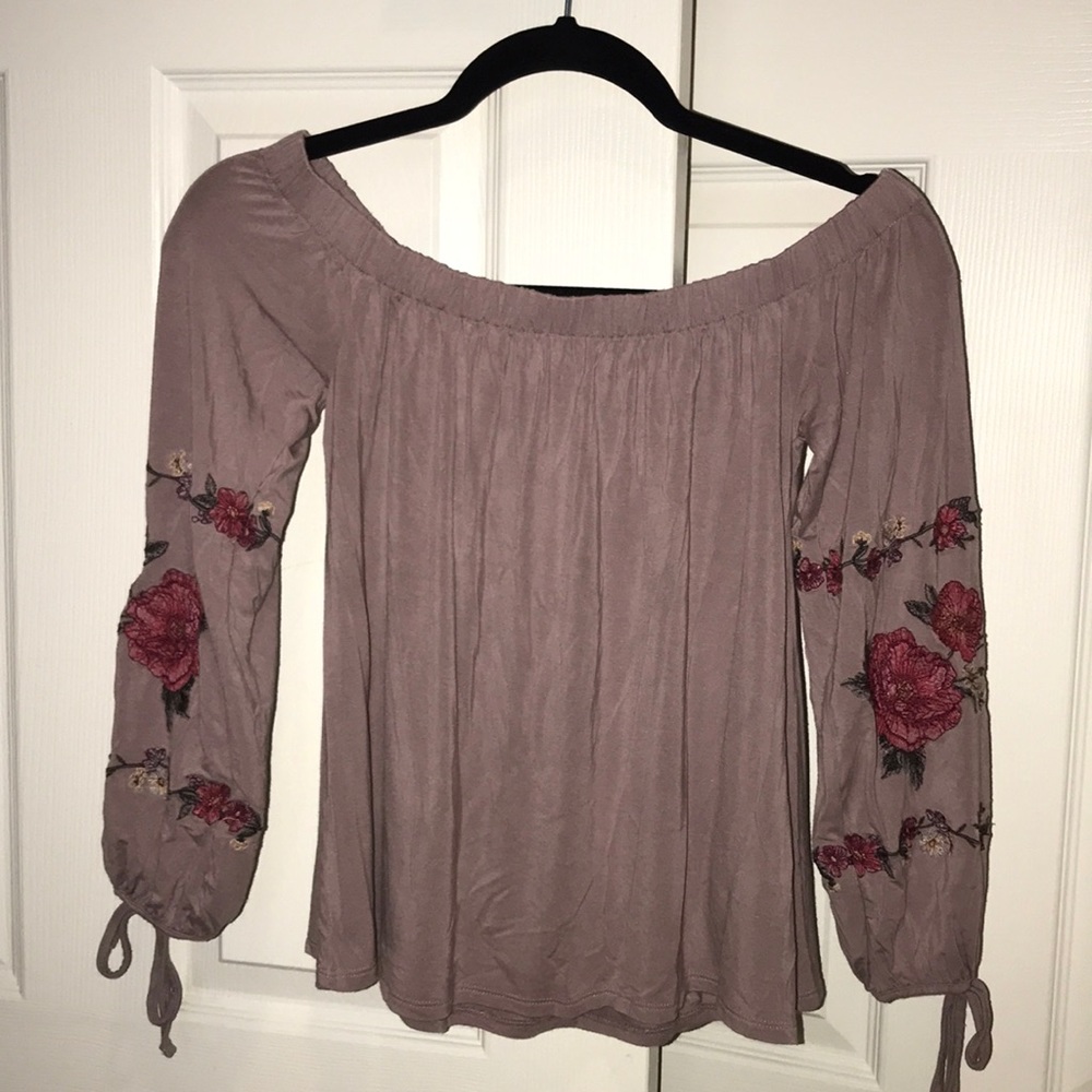 AE off the shoulder floral top